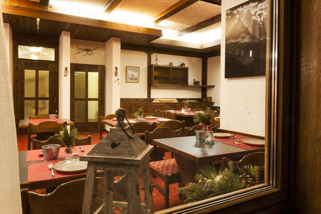 Basecamp Hotel Zermatt Exterior foto